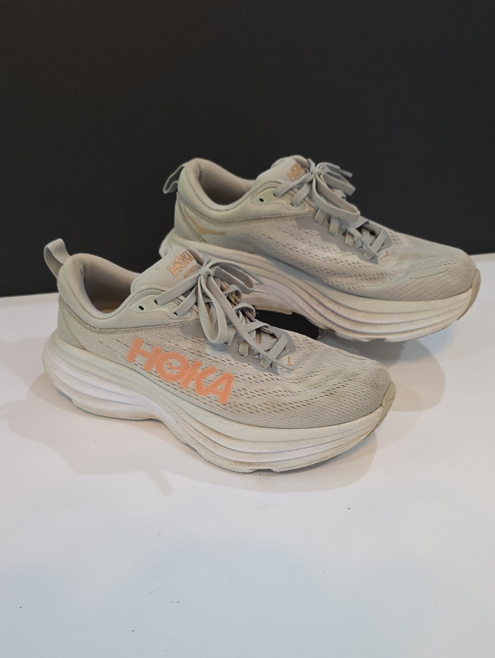 Hoka Bondi 8 Women’s Athletic Shoes - Light Gray with Peach Logo Size 6.5 D Wide
